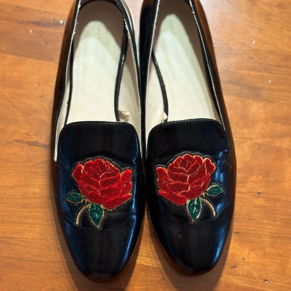 Zara SZ 41 Black Loafers with Red Rose Embroidery Valentines Whimsigoth - Picture 1 of 3